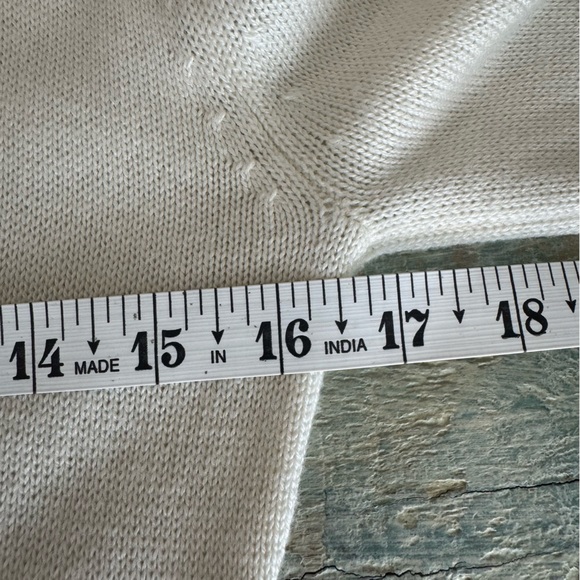 Beyond Vintage Cream Snap Closure with Lace Detail Lightweight Sweater Size S - Picture 10 of 13